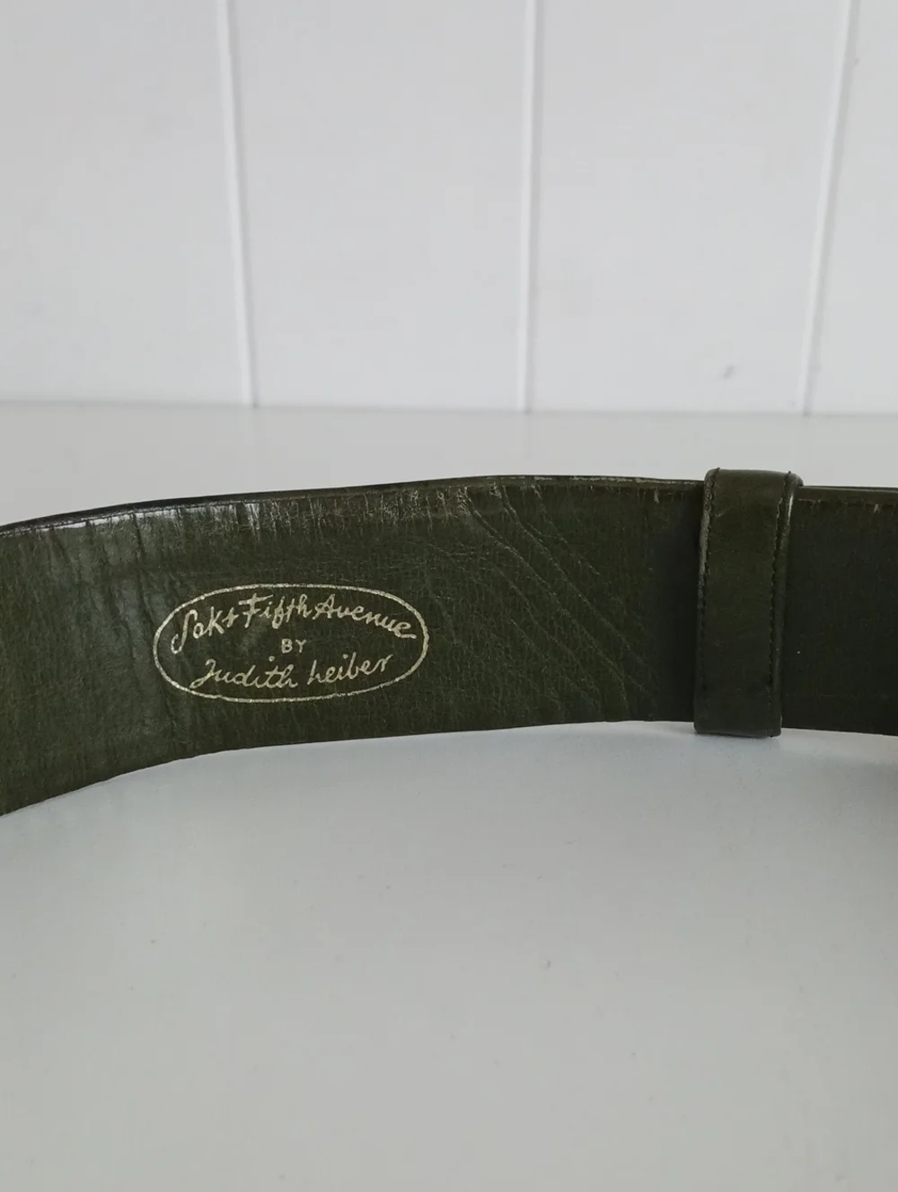 JUDITH LEIBER VTG GOLD BUCKLE W GREEN BELT.